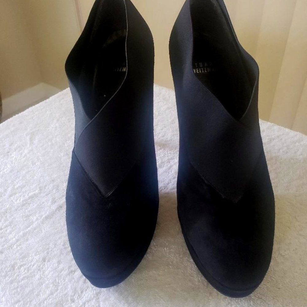 NEW Stuart Weitzman Littleneck Black Suede heels, 8 Medium